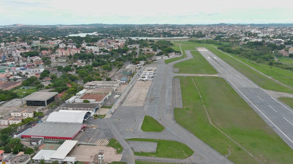 Concessionária vencedora de licitação assume operação do Aeroporto da Pampulha, em Belo Horizonte